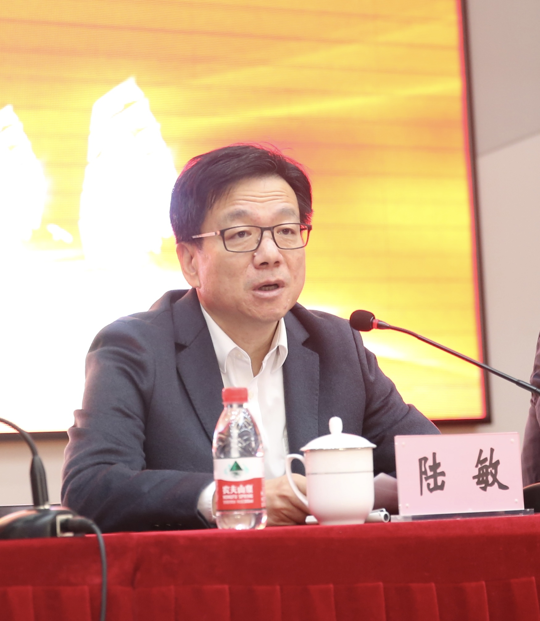 图六.jpg 图六.jpg